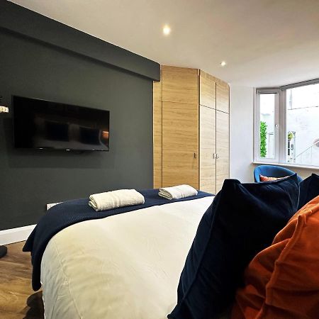Liam Place Near Hyde Park - 1 Double Bed, 1 Sofa Bed, Spacious Apartment, Private Entrance 런던 외부 사진