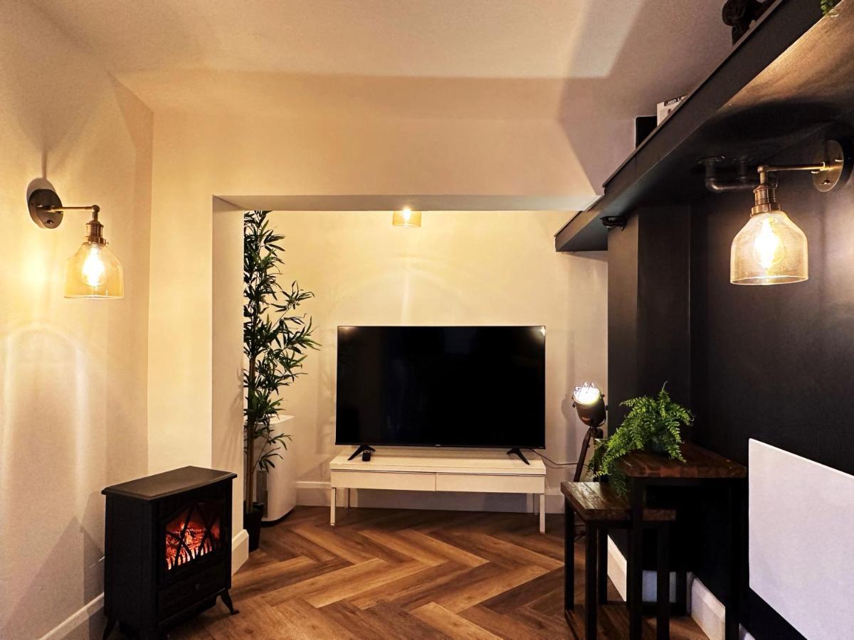 Liam Place Near Hyde Park - 1 Double Bed, 1 Sofa Bed, Spacious Apartment, Private Entrance 런던 외부 사진