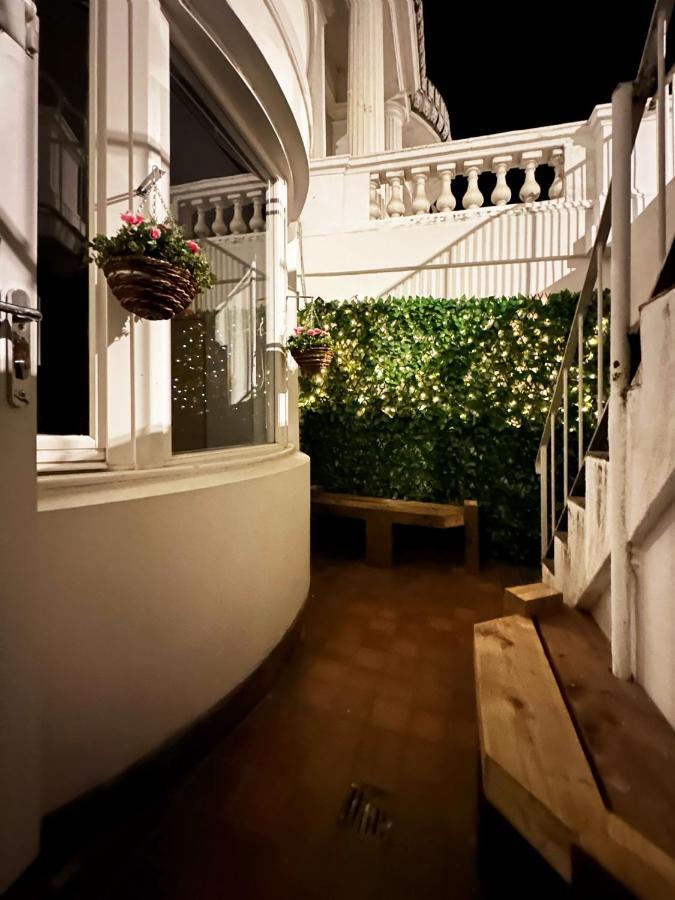 Liam Place Near Hyde Park - 1 Double Bed, 1 Sofa Bed, Spacious Apartment, Private Entrance 런던 외부 사진