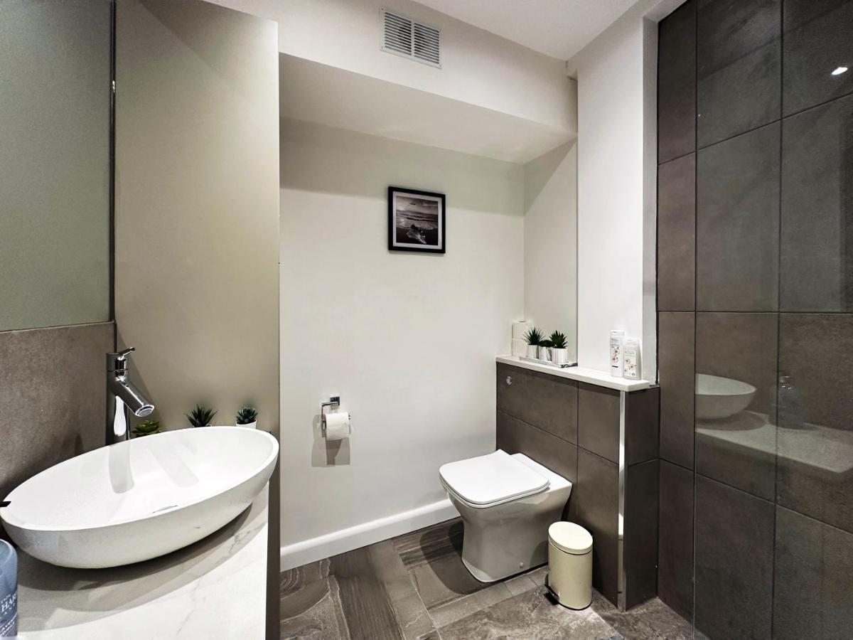 Liam Place Near Hyde Park - 1 Double Bed, 1 Sofa Bed, Spacious Apartment, Private Entrance 런던 외부 사진
