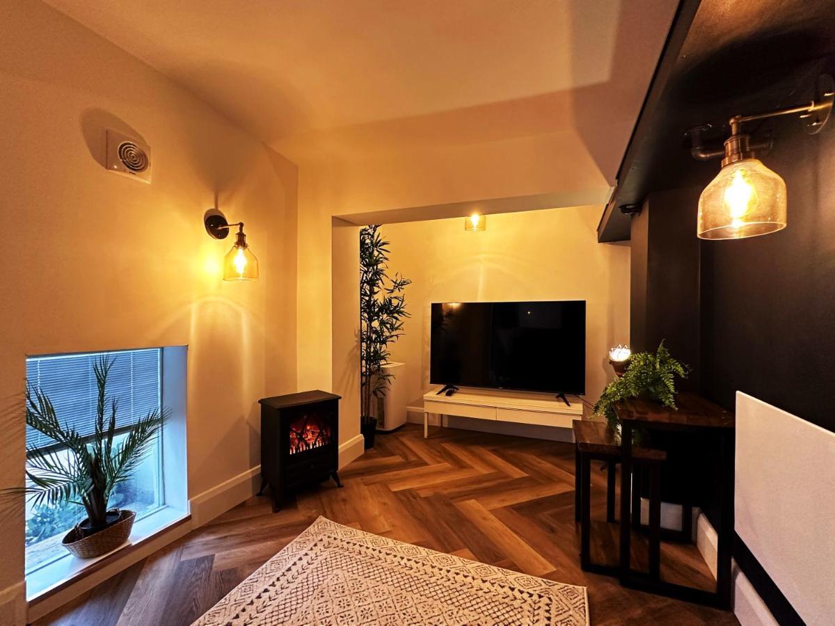 Liam Place Near Hyde Park - 1 Double Bed, 1 Sofa Bed, Spacious Apartment, Private Entrance 런던 외부 사진