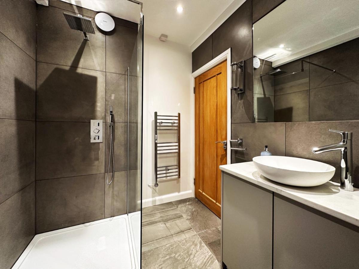 Liam Place Near Hyde Park - 1 Double Bed, 1 Sofa Bed, Spacious Apartment, Private Entrance 런던 외부 사진